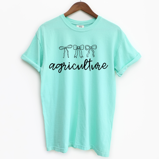 Ag Bow Outline Front– Comfort Colors T-Shirt