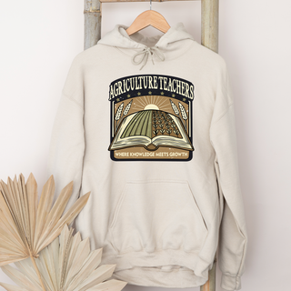 Agriculture Teacher Where Knowledge Meets Growth– Hoodie