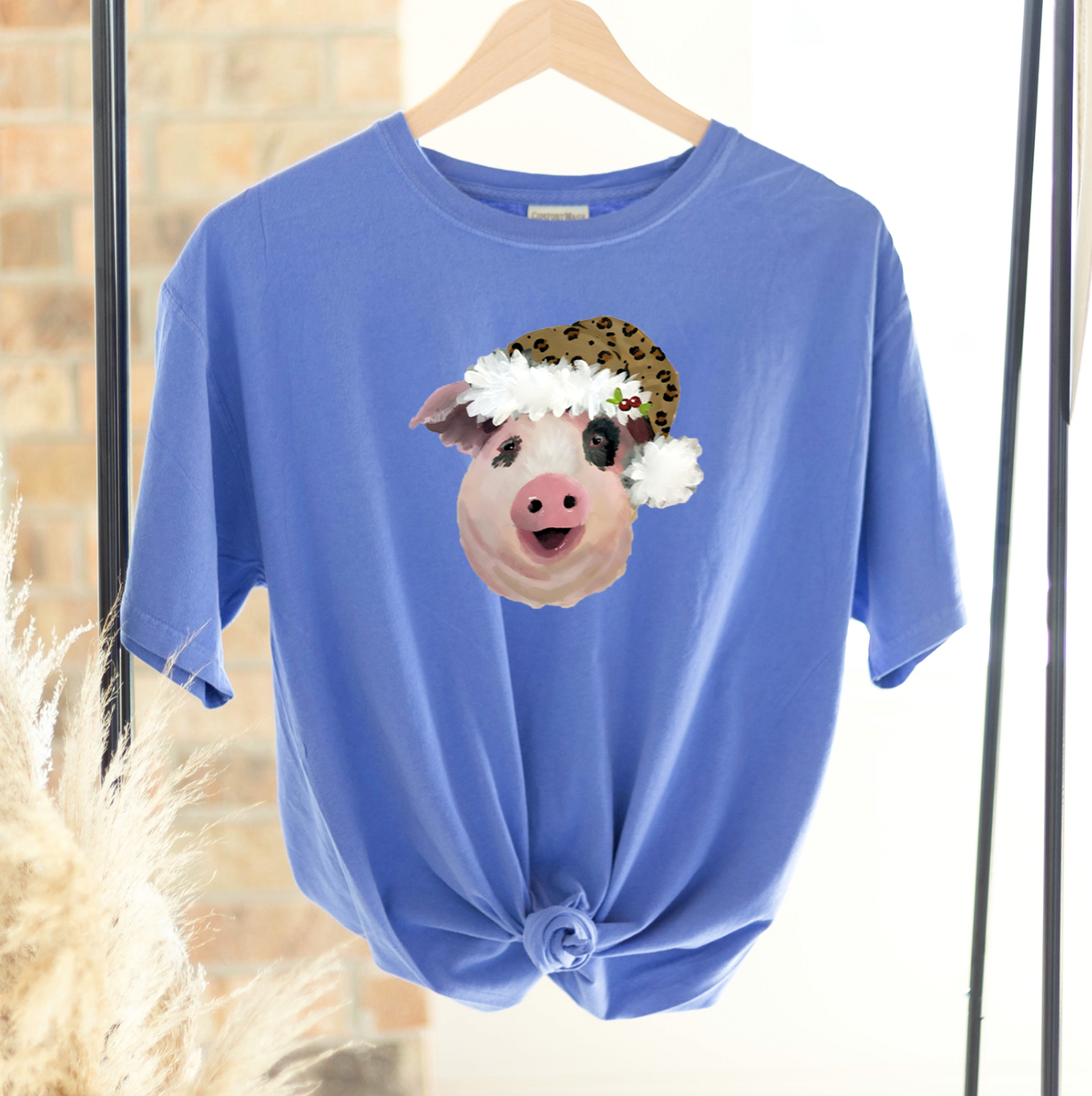 Santa Hat Pig ComfortWash/ComfortColor T-Shirt (S-4XL) - Multiple Colors!